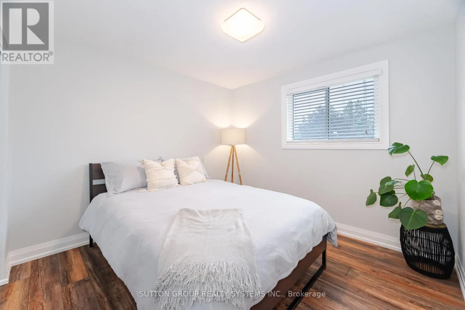 175 CONNAUGHT CRESCENT