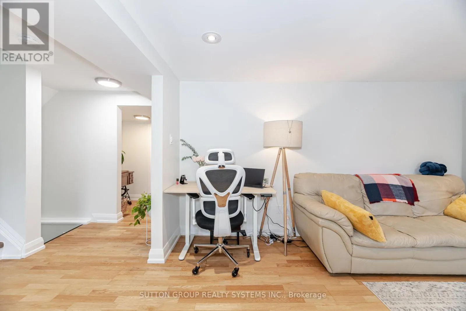 175 CONNAUGHT CRESCENT
