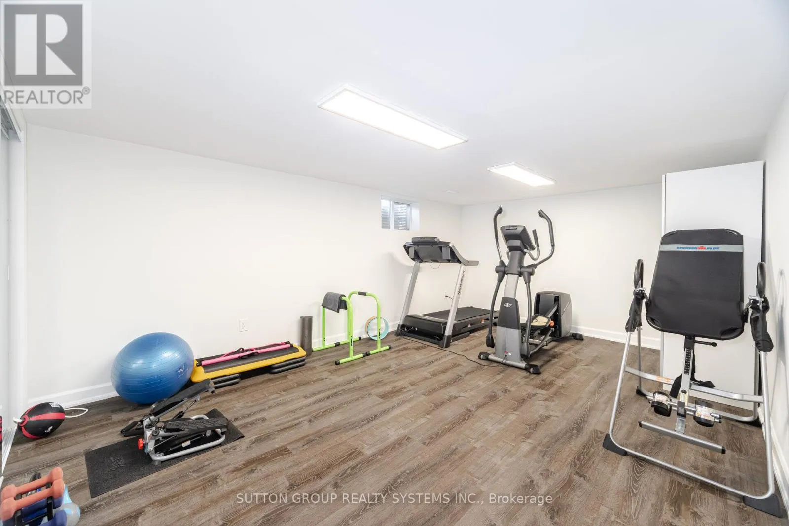 175 CONNAUGHT CRESCENT