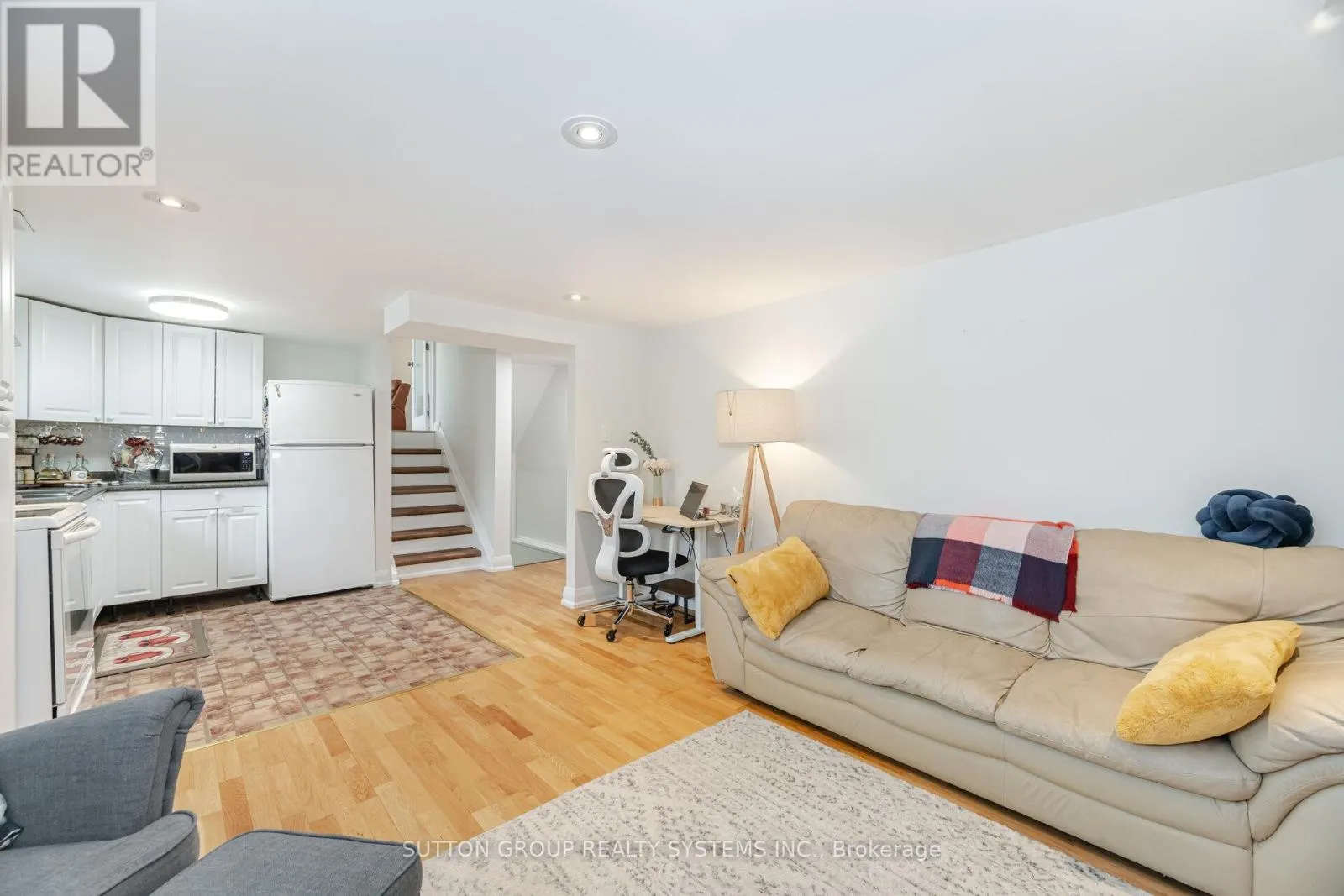 175 CONNAUGHT CRESCENT