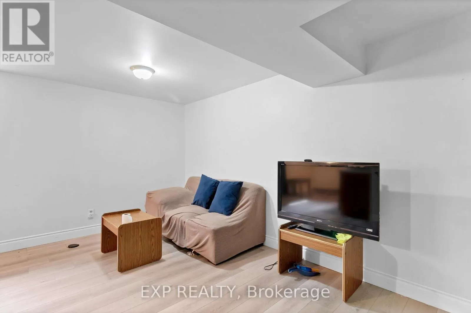 111 MOUNTAINVIEW ROAD S
