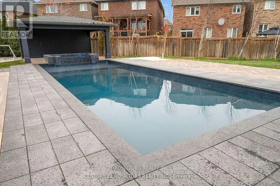 43 WISHING WELL CRESCENT