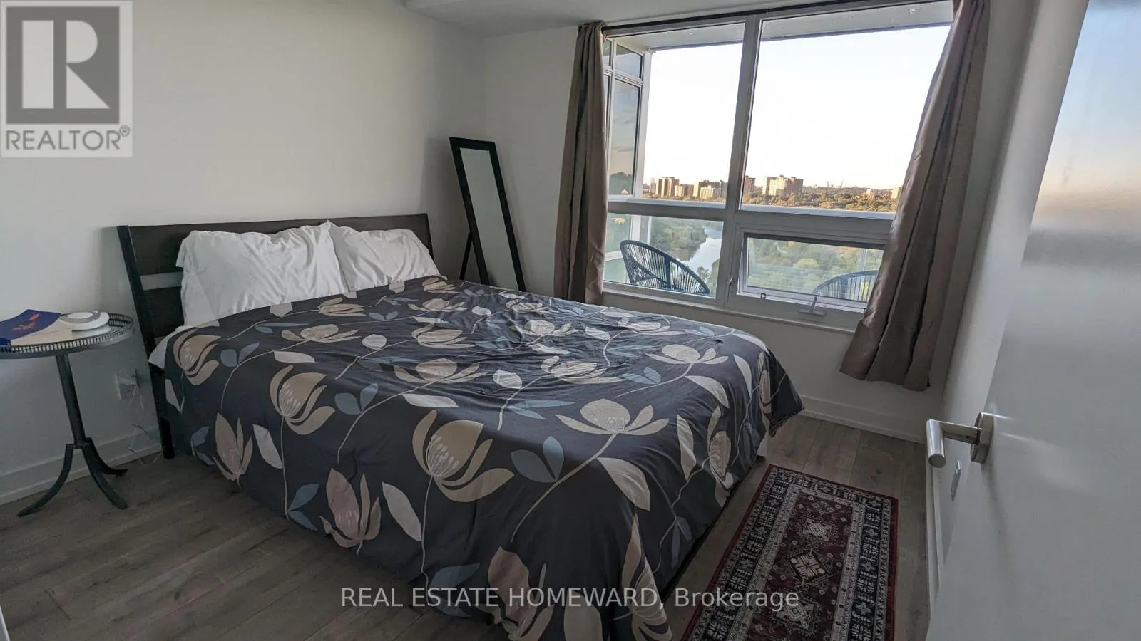 1204 - 10 WILBY CRESCENT