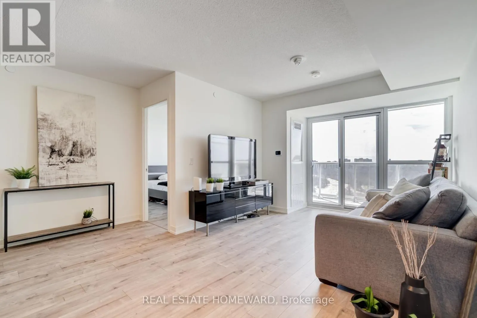 1204 - 10 WILBY CRESCENT