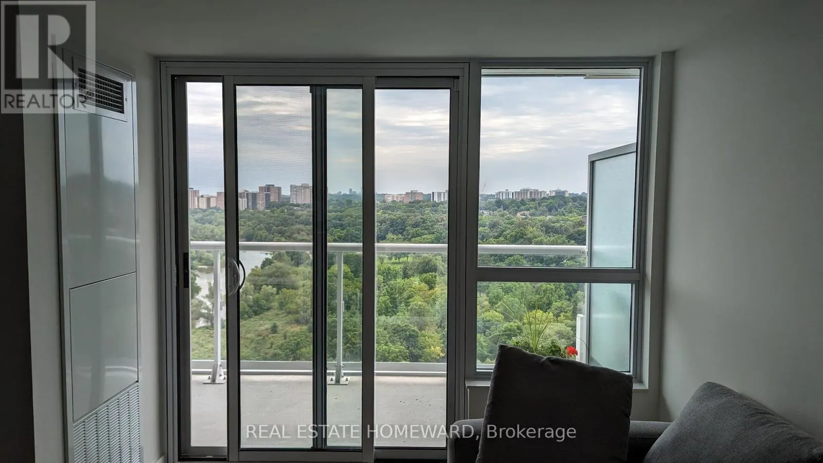 1204 - 10 WILBY CRESCENT