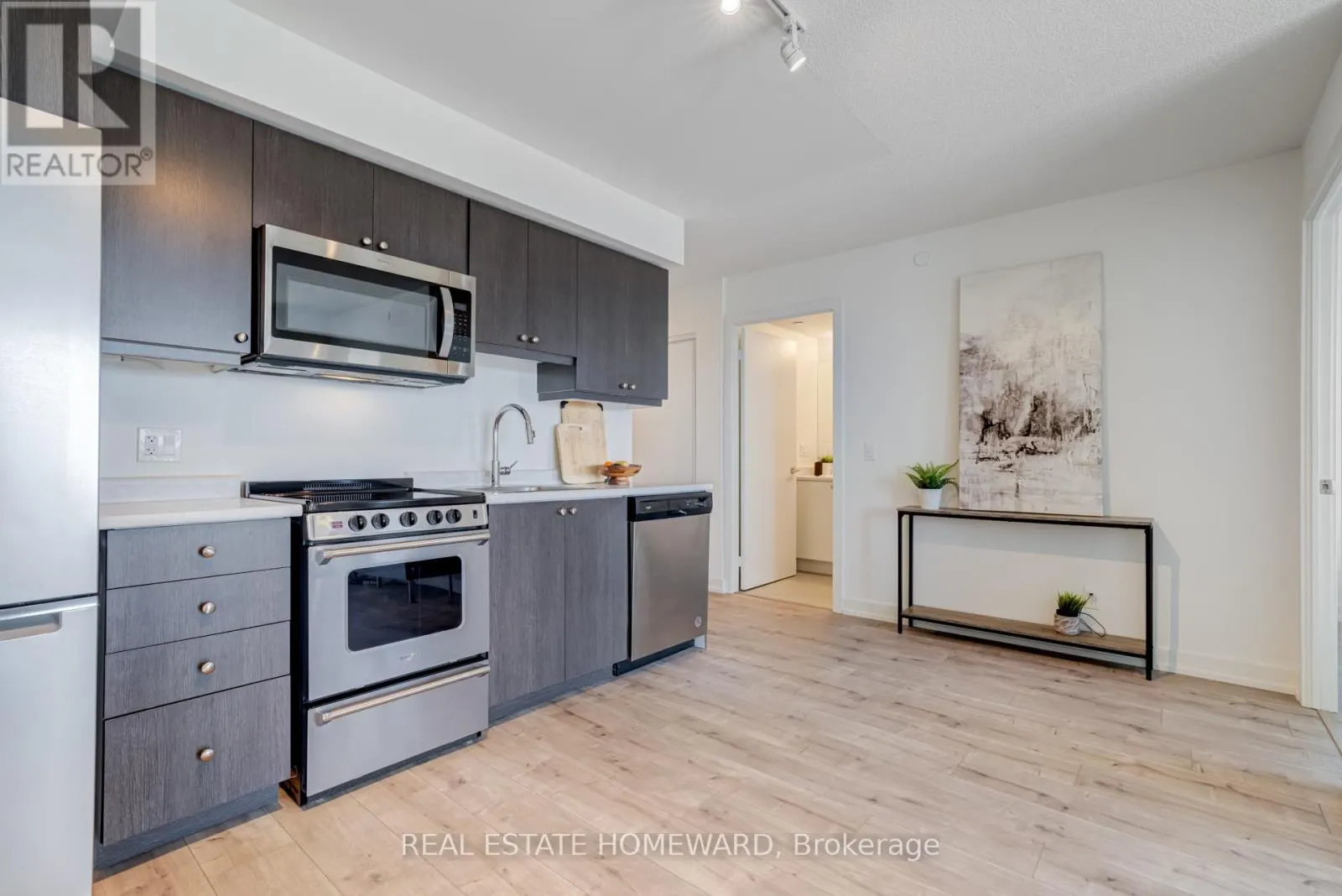 1204 - 10 WILBY CRESCENT