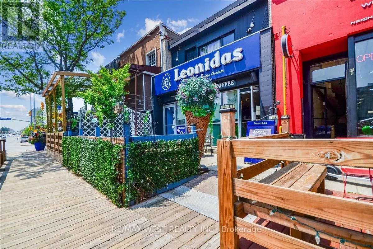 54 LAKESHORE ROAD E