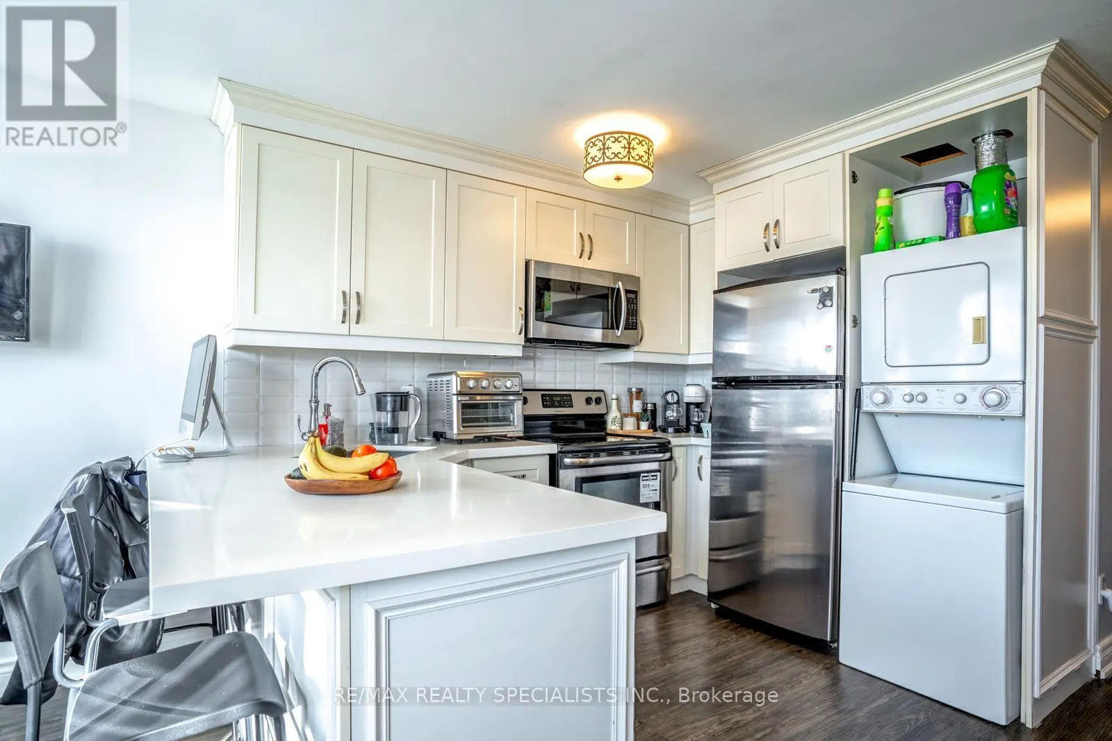 6 BRANT AVENUE
