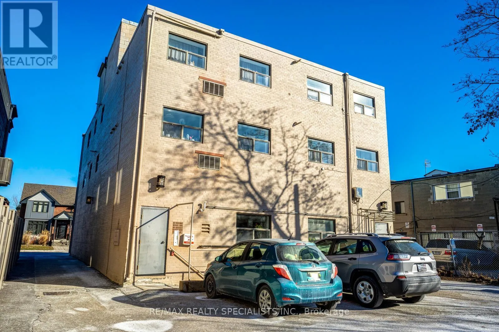 6 BRANT AVENUE