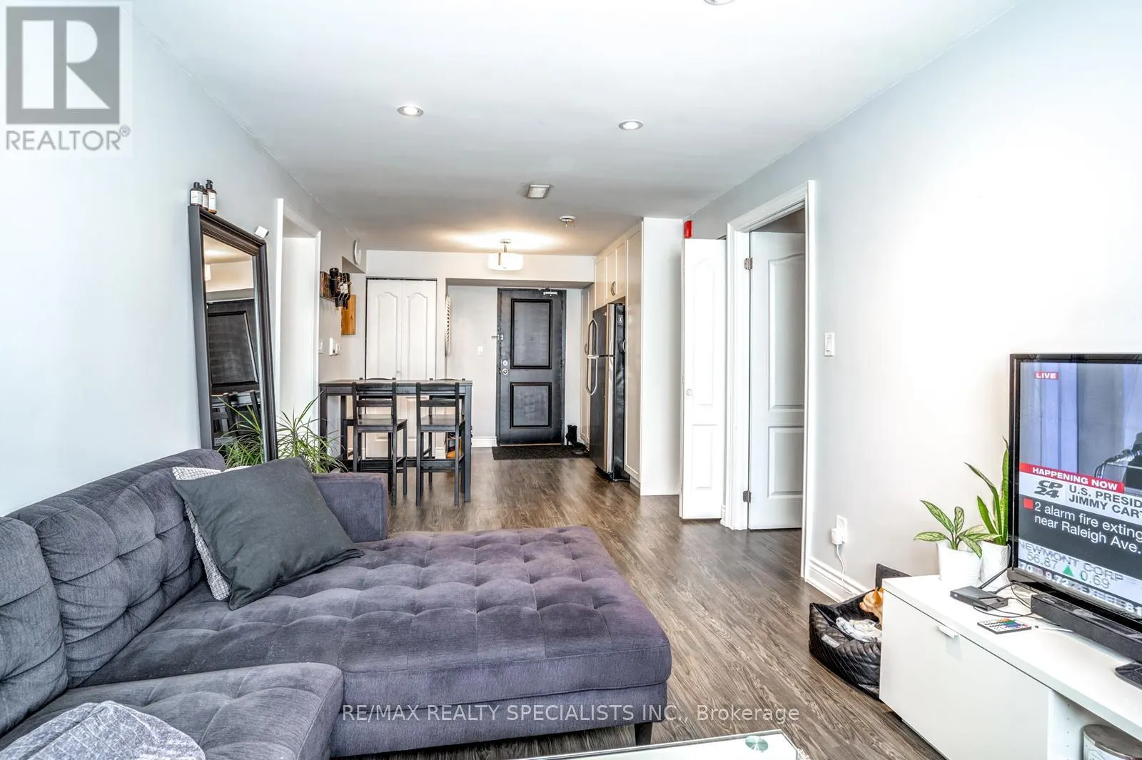 6 BRANT AVENUE