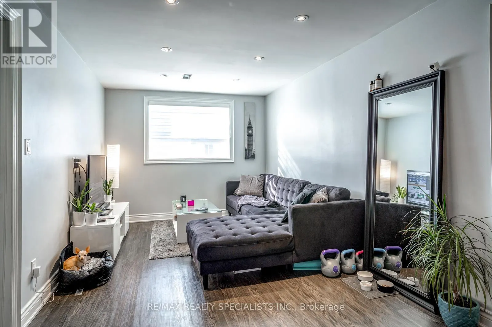 6 BRANT AVENUE