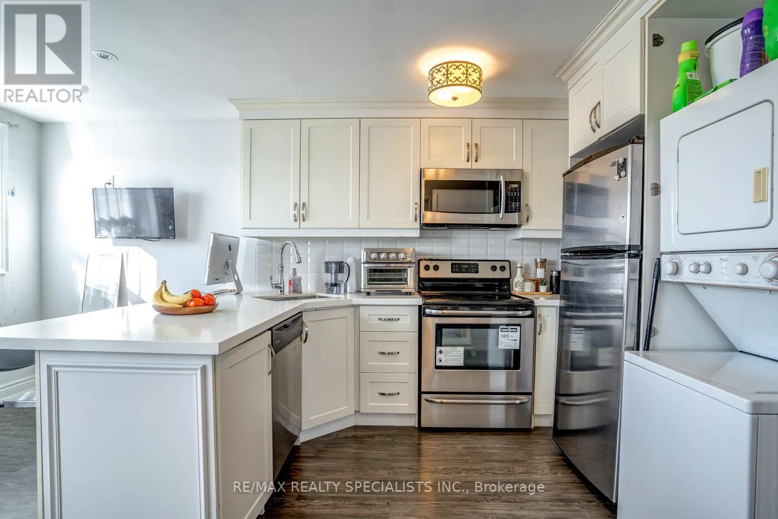 6 BRANT AVENUE