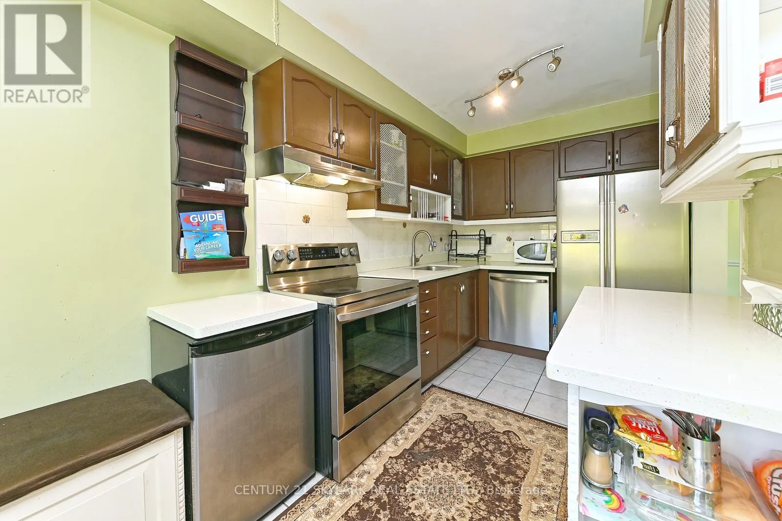 31 TODMORDEN DRIVE