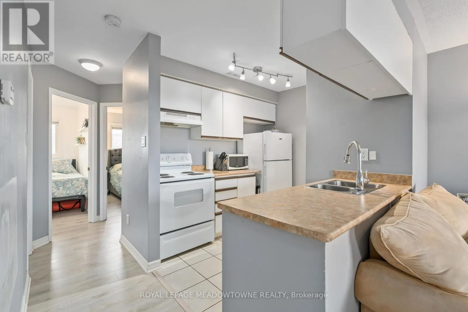 24 - 42A STEWART MACLAREN ROAD