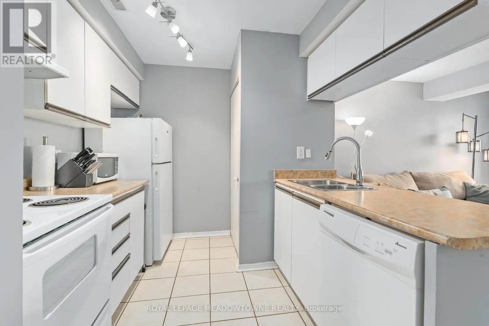 24 - 42A STEWART MACLAREN ROAD