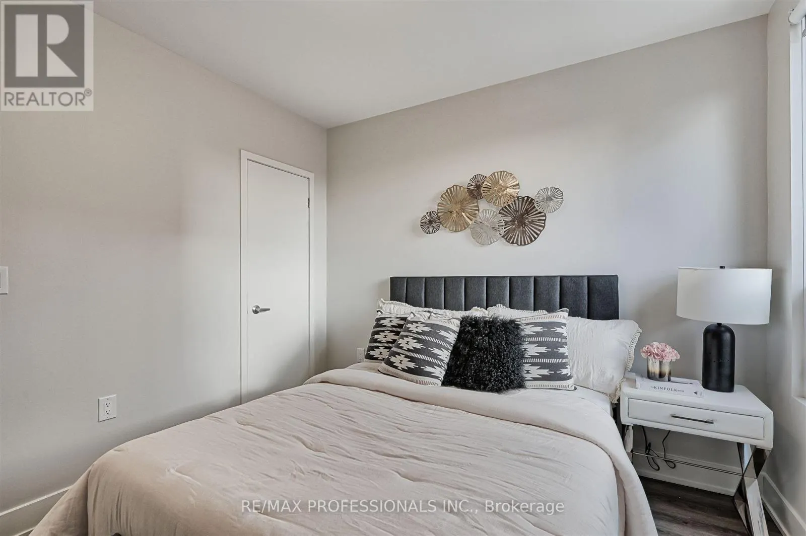 105 - 62 DIXFIELD DRIVE