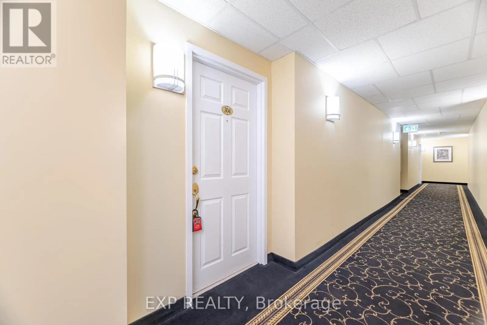 A304 - 216 PLAINS ROAD W