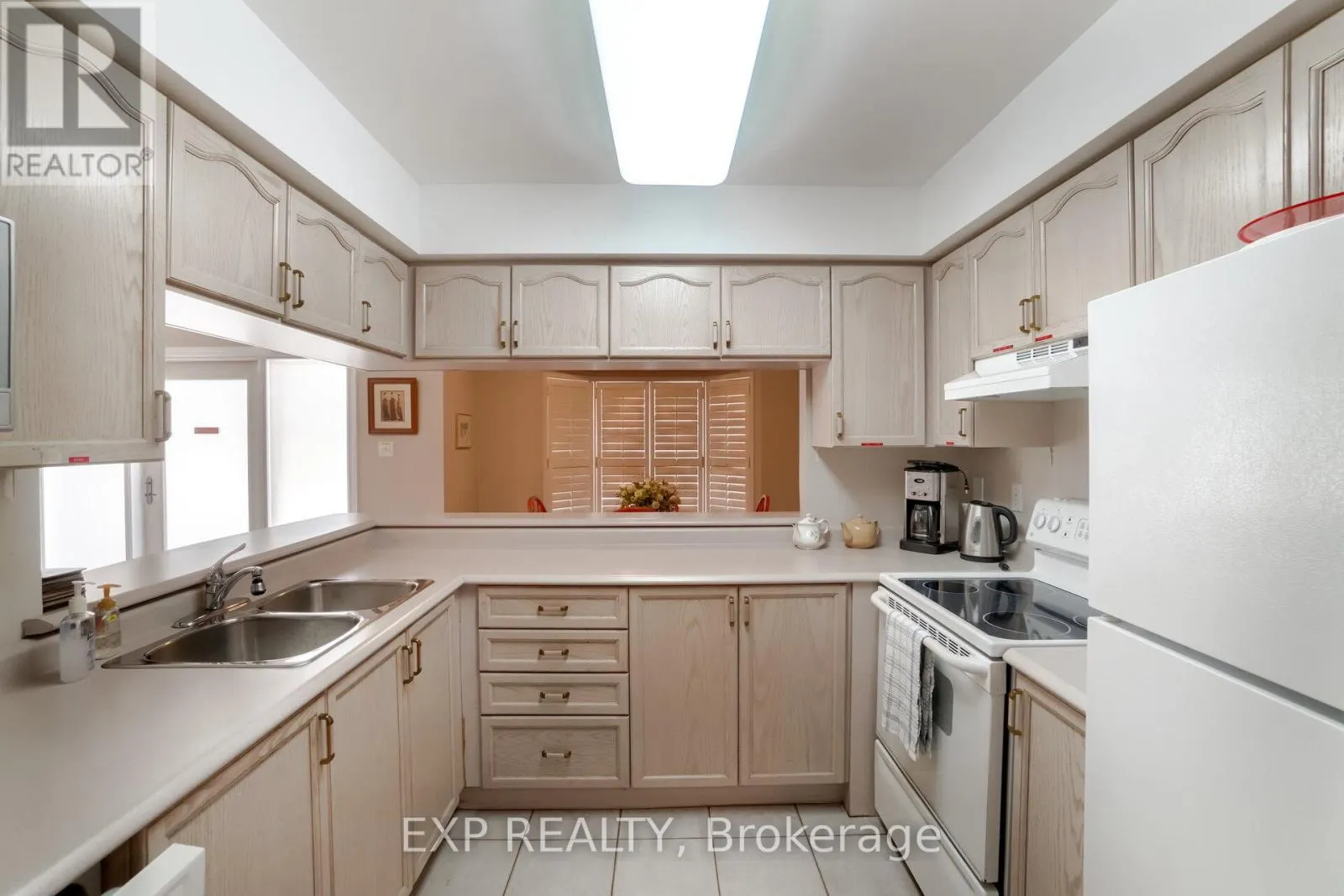 A304 - 216 PLAINS ROAD W