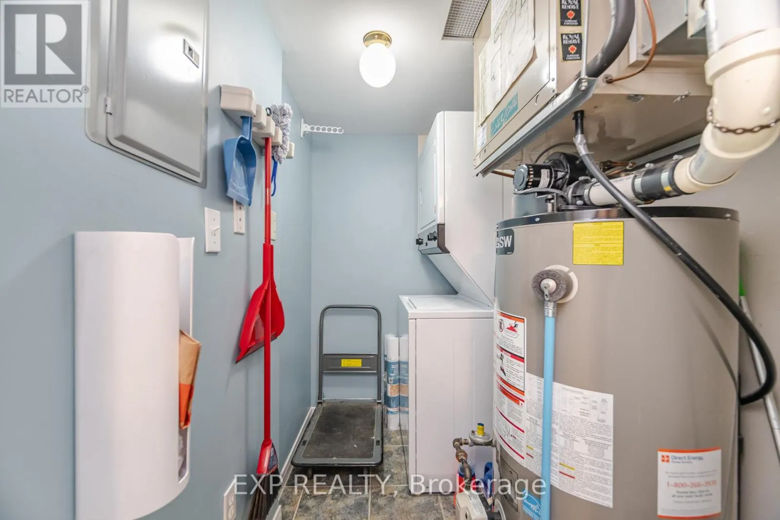 A304 - 216 PLAINS ROAD W