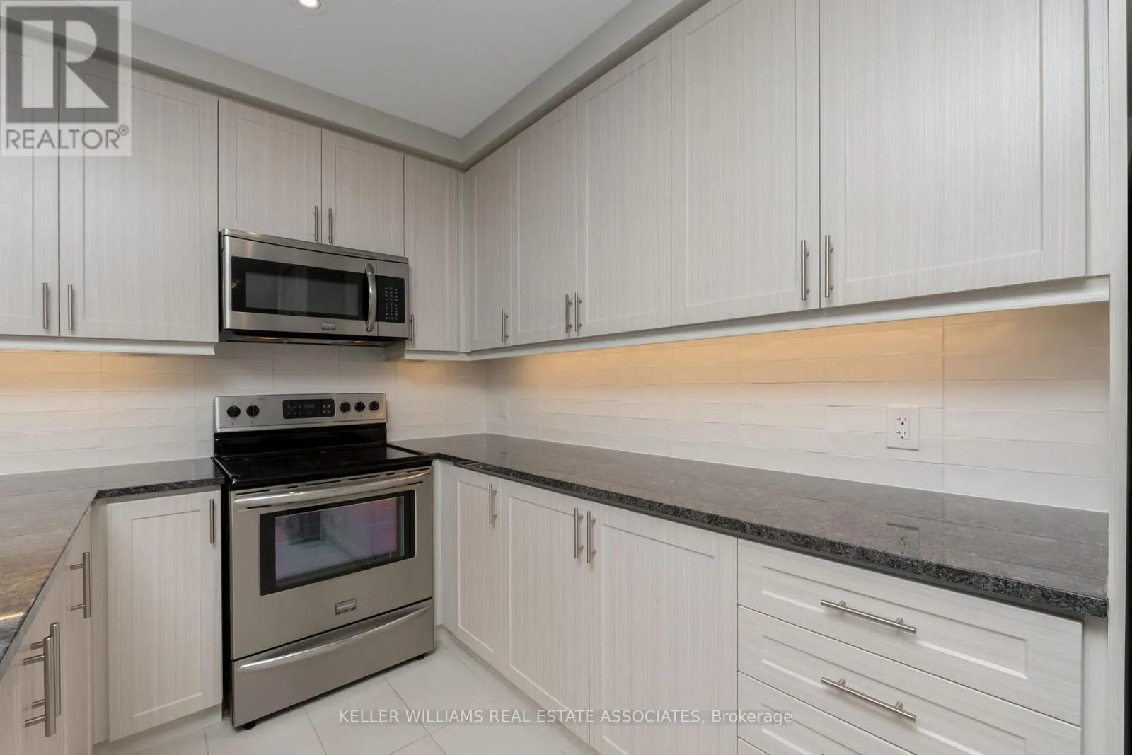 403 - 50 HALL ROAD