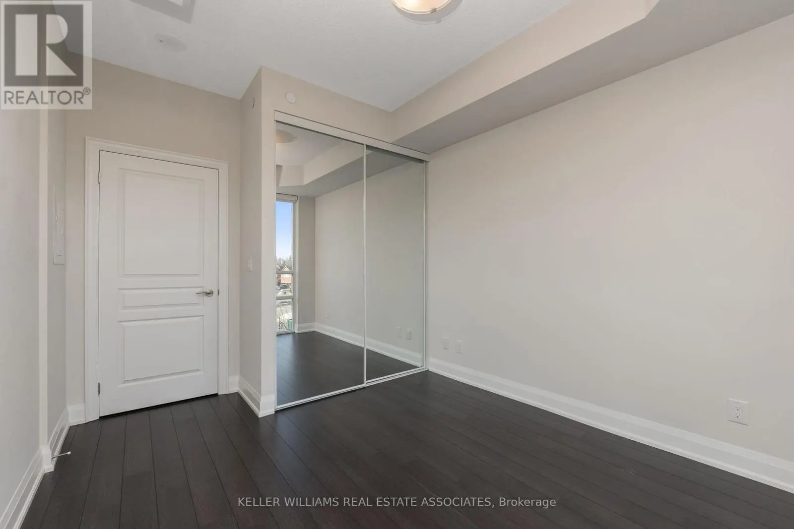 403 - 50 HALL ROAD