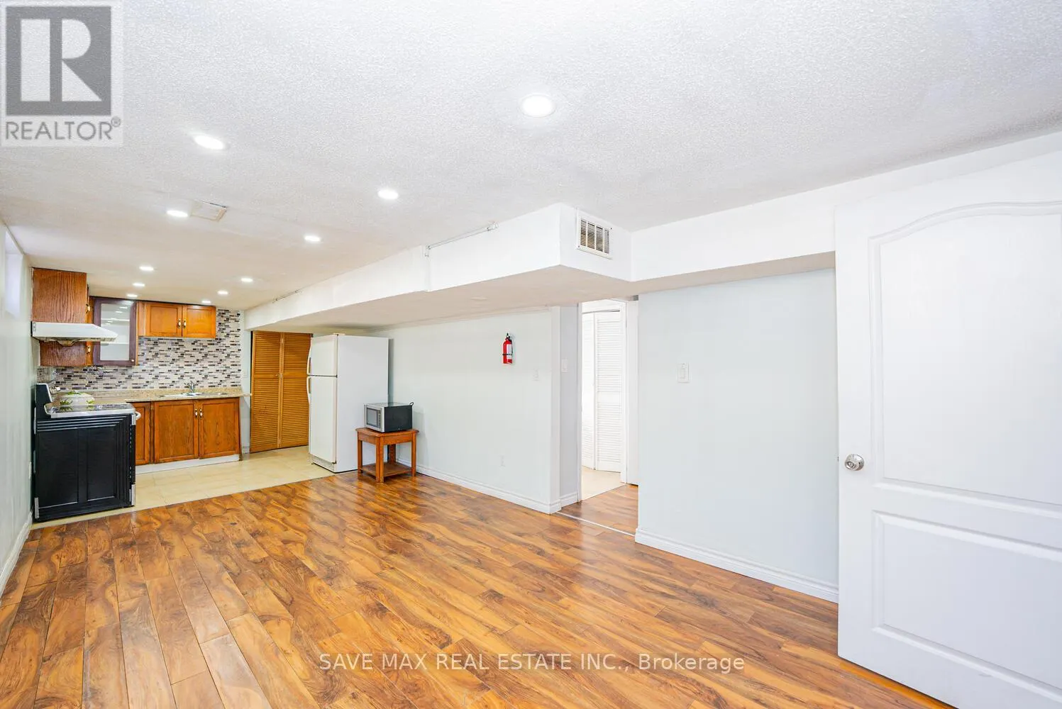 18 NORTHWOOD DRIVE