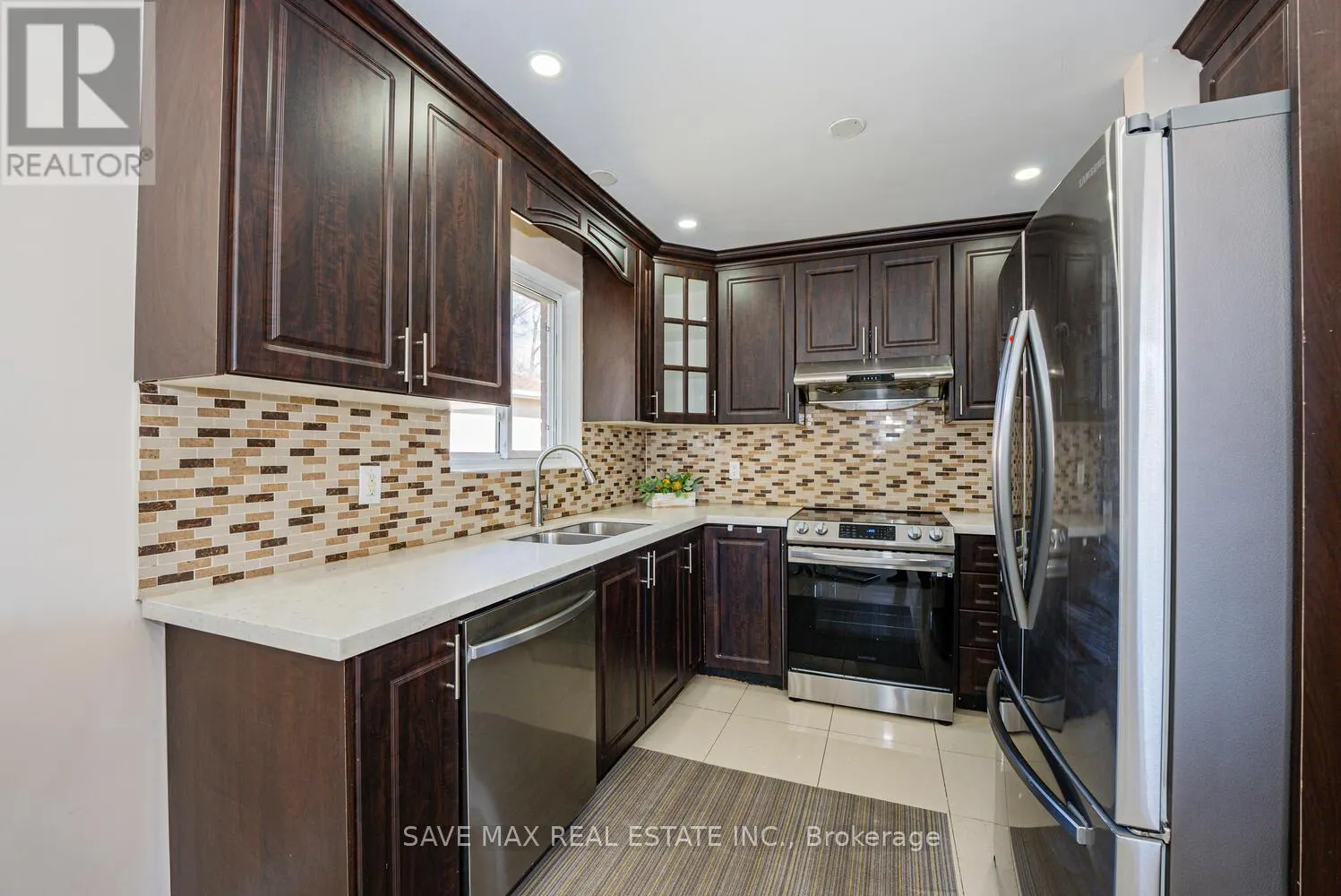 18 NORTHWOOD DRIVE