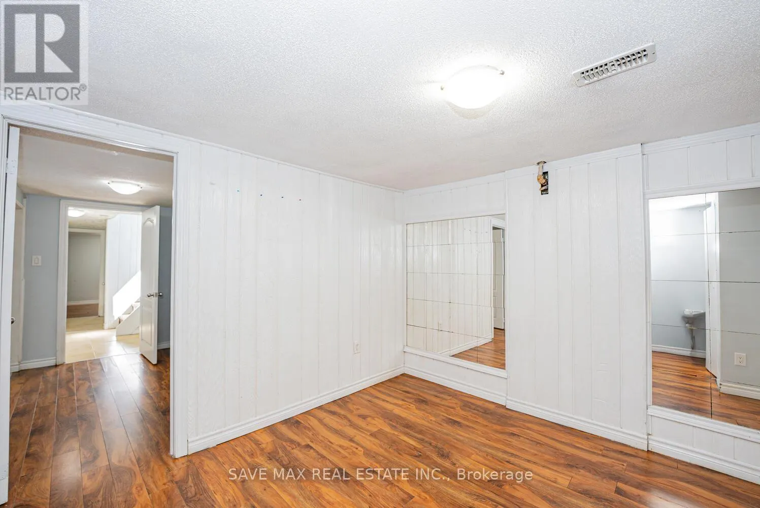 18 NORTHWOOD DRIVE