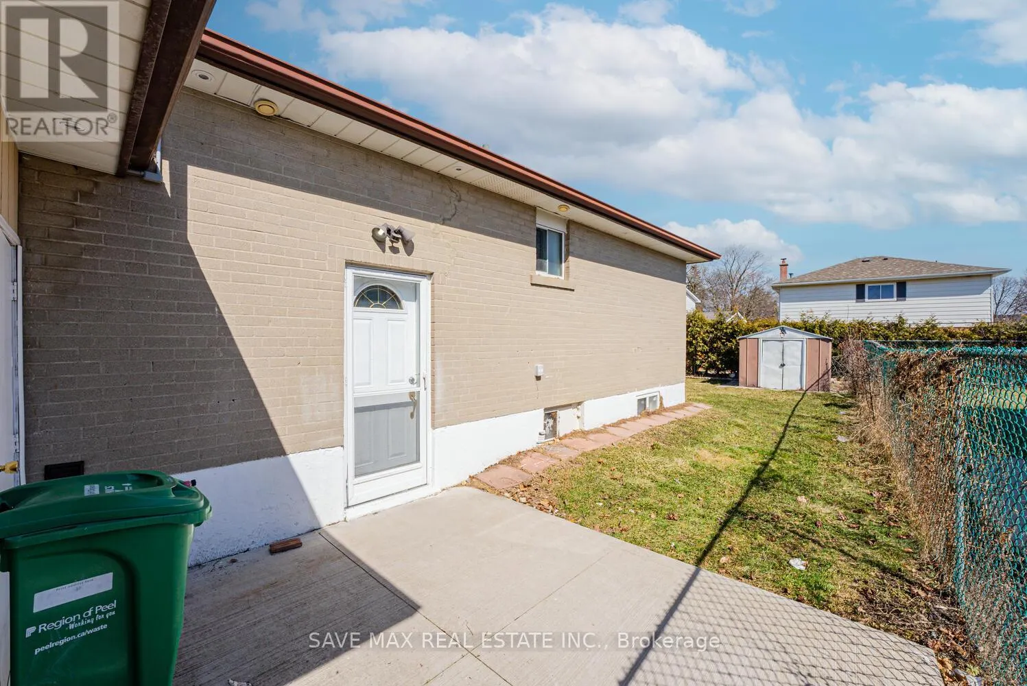 18 NORTHWOOD DRIVE