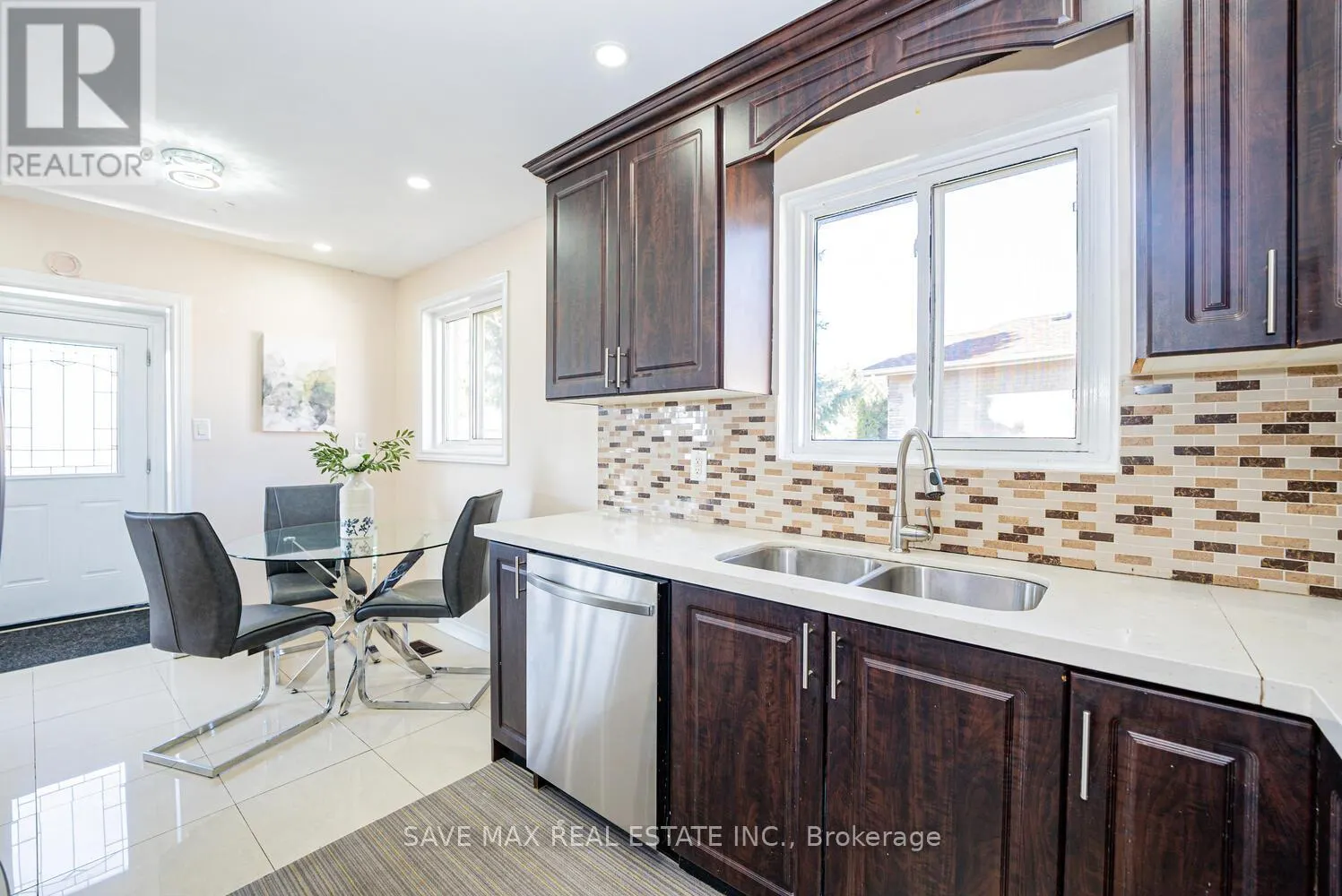 18 NORTHWOOD DRIVE