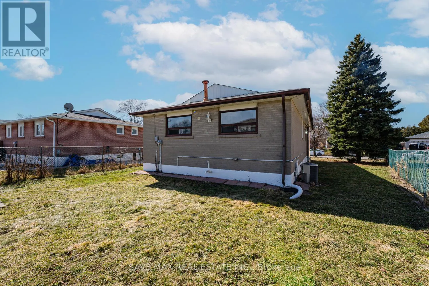 18 NORTHWOOD DRIVE