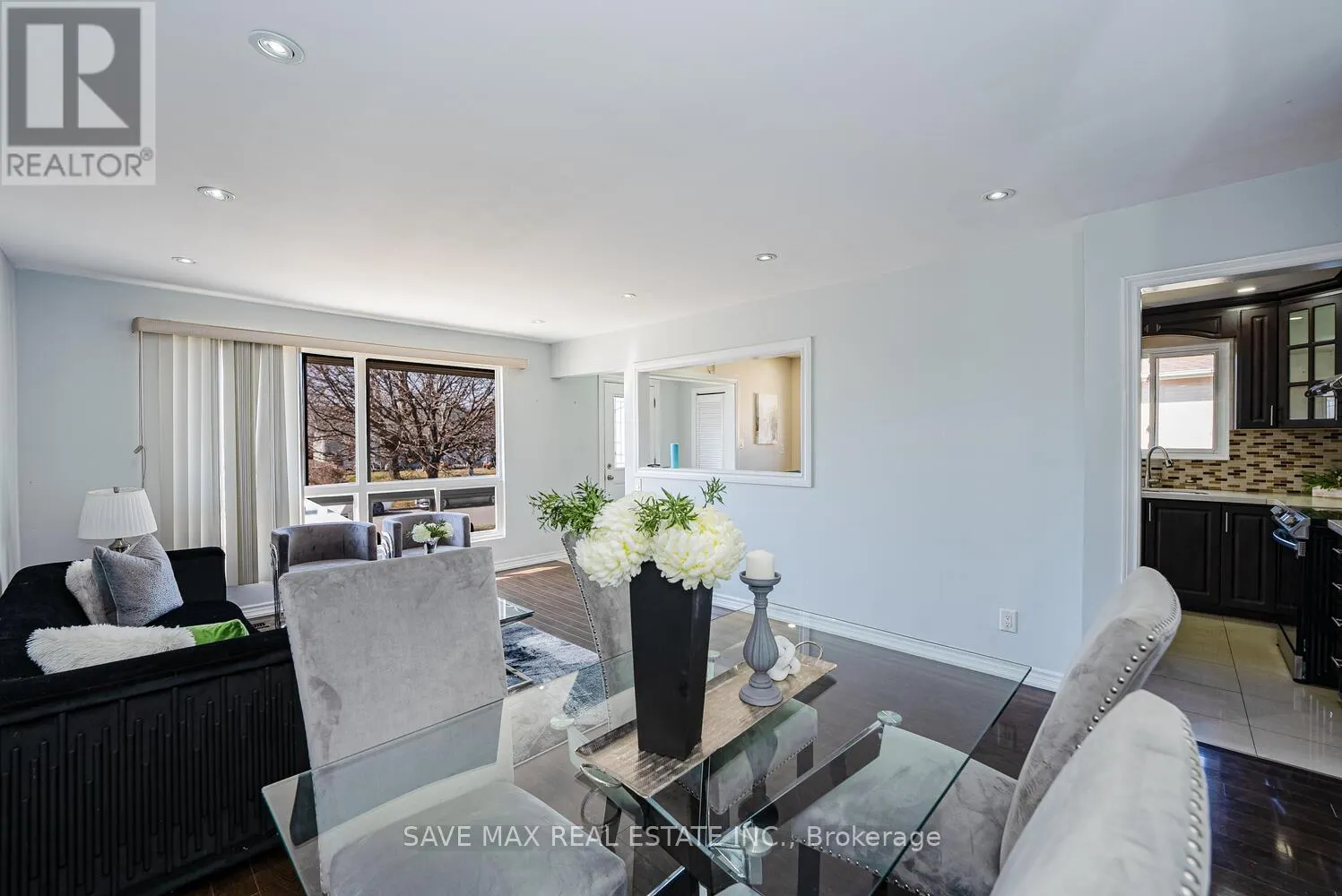 18 NORTHWOOD DRIVE