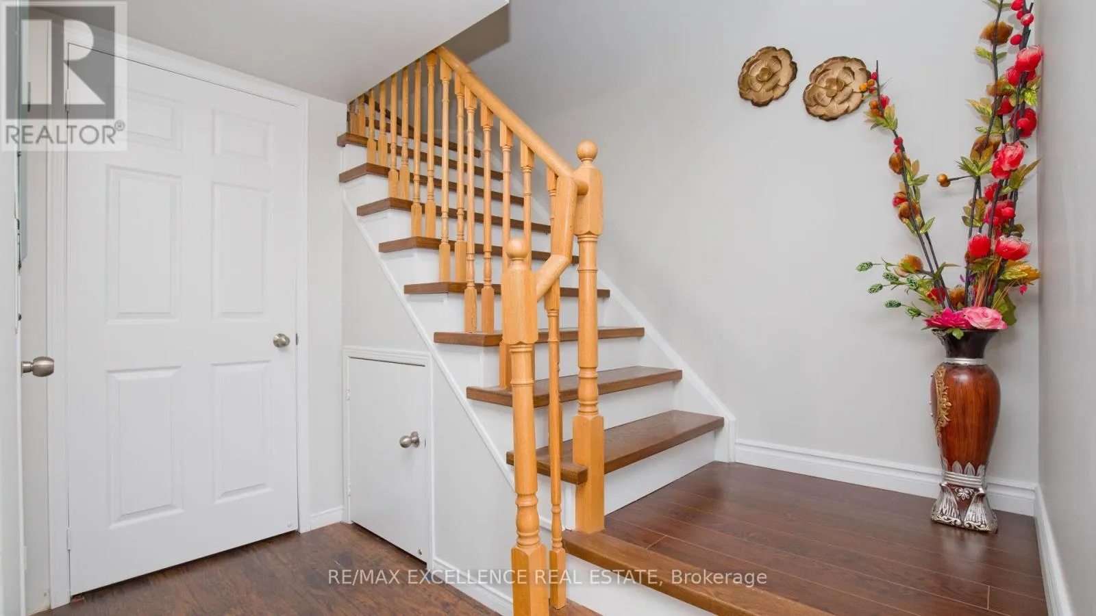 86 - 60 FAIRWOOD CIRCLE