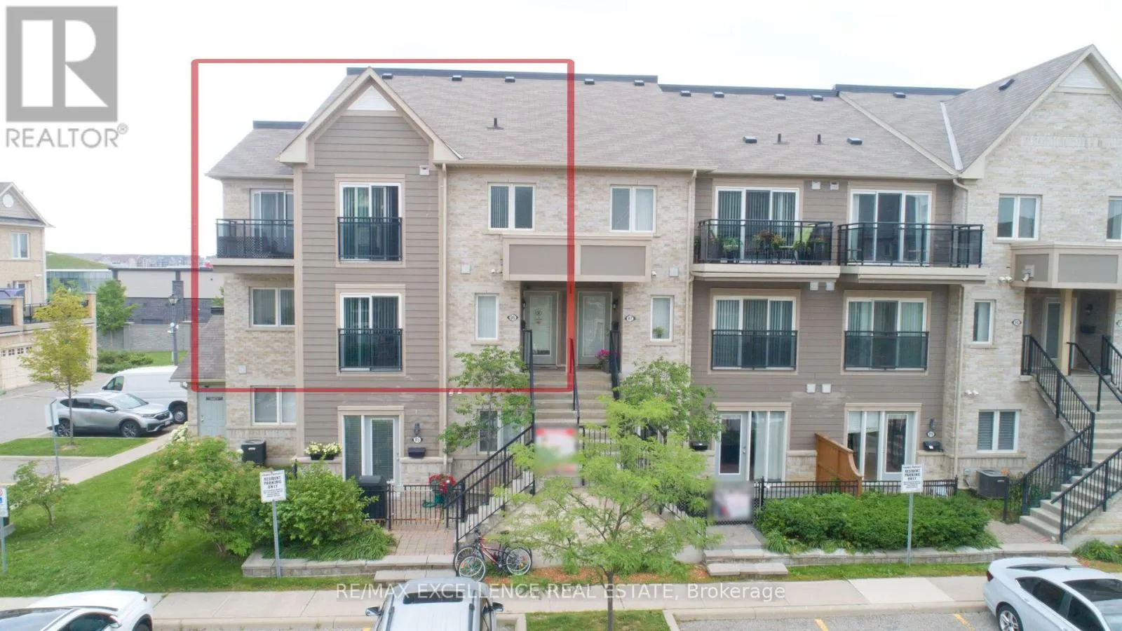 86 - 60 FAIRWOOD CIRCLE