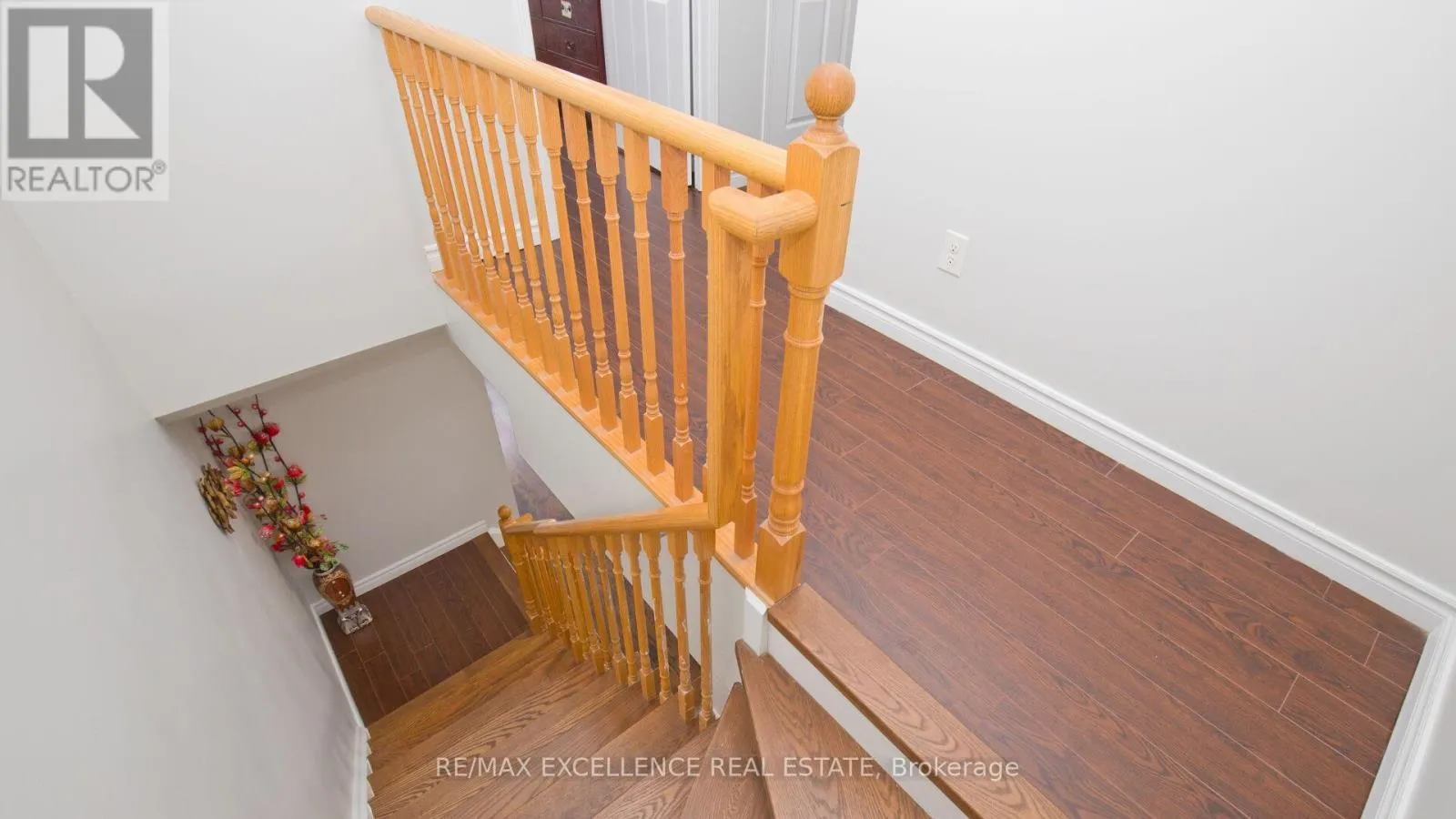 86 - 60 FAIRWOOD CIRCLE