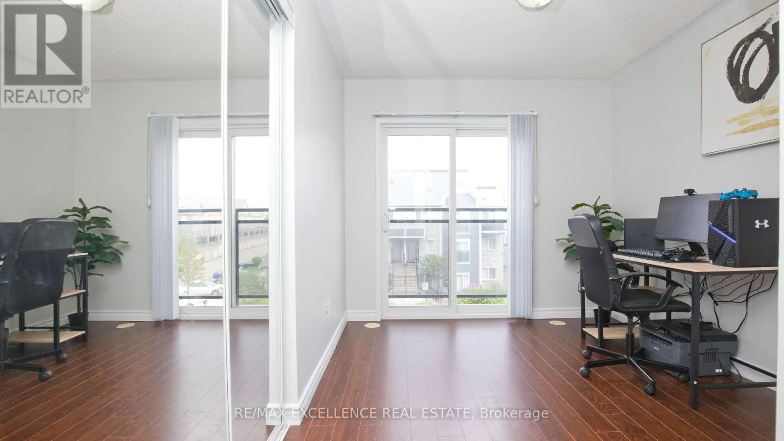 86 - 60 FAIRWOOD CIRCLE