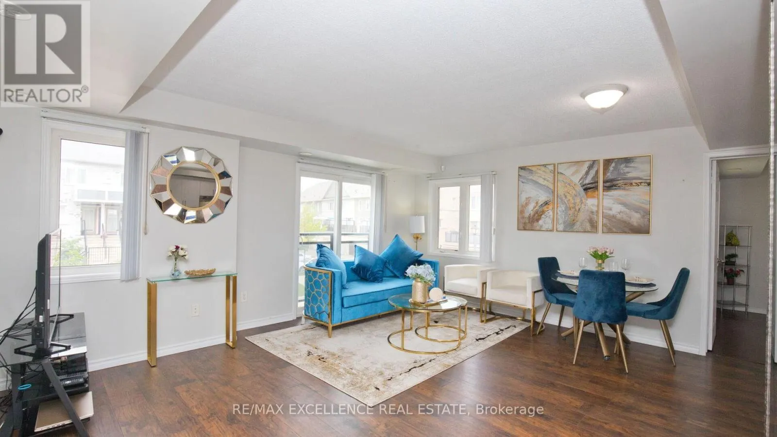 86 - 60 FAIRWOOD CIRCLE