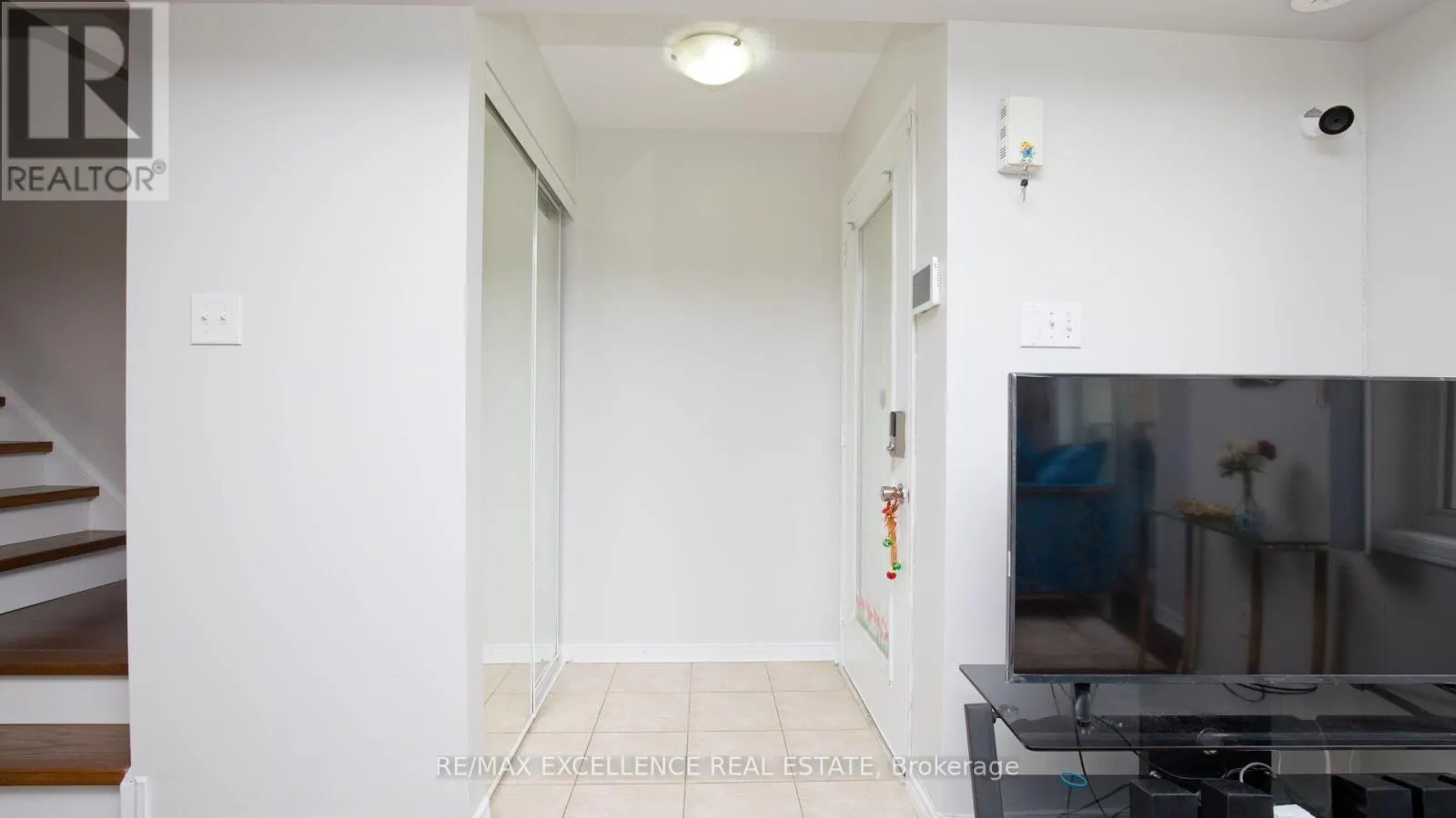 86 - 60 FAIRWOOD CIRCLE