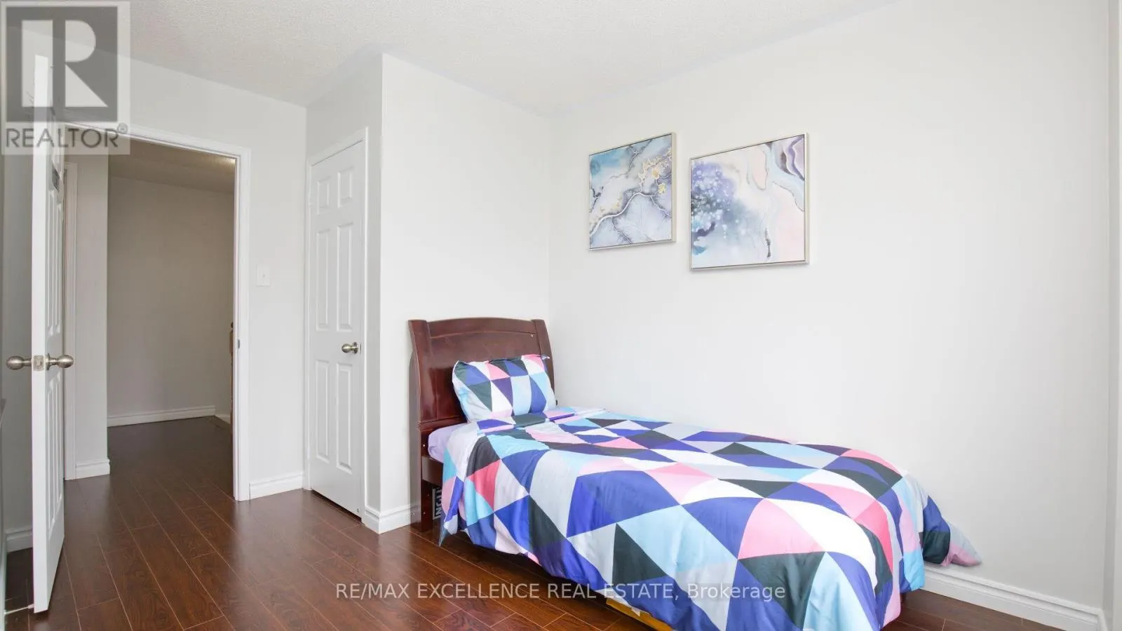 86 - 60 FAIRWOOD CIRCLE