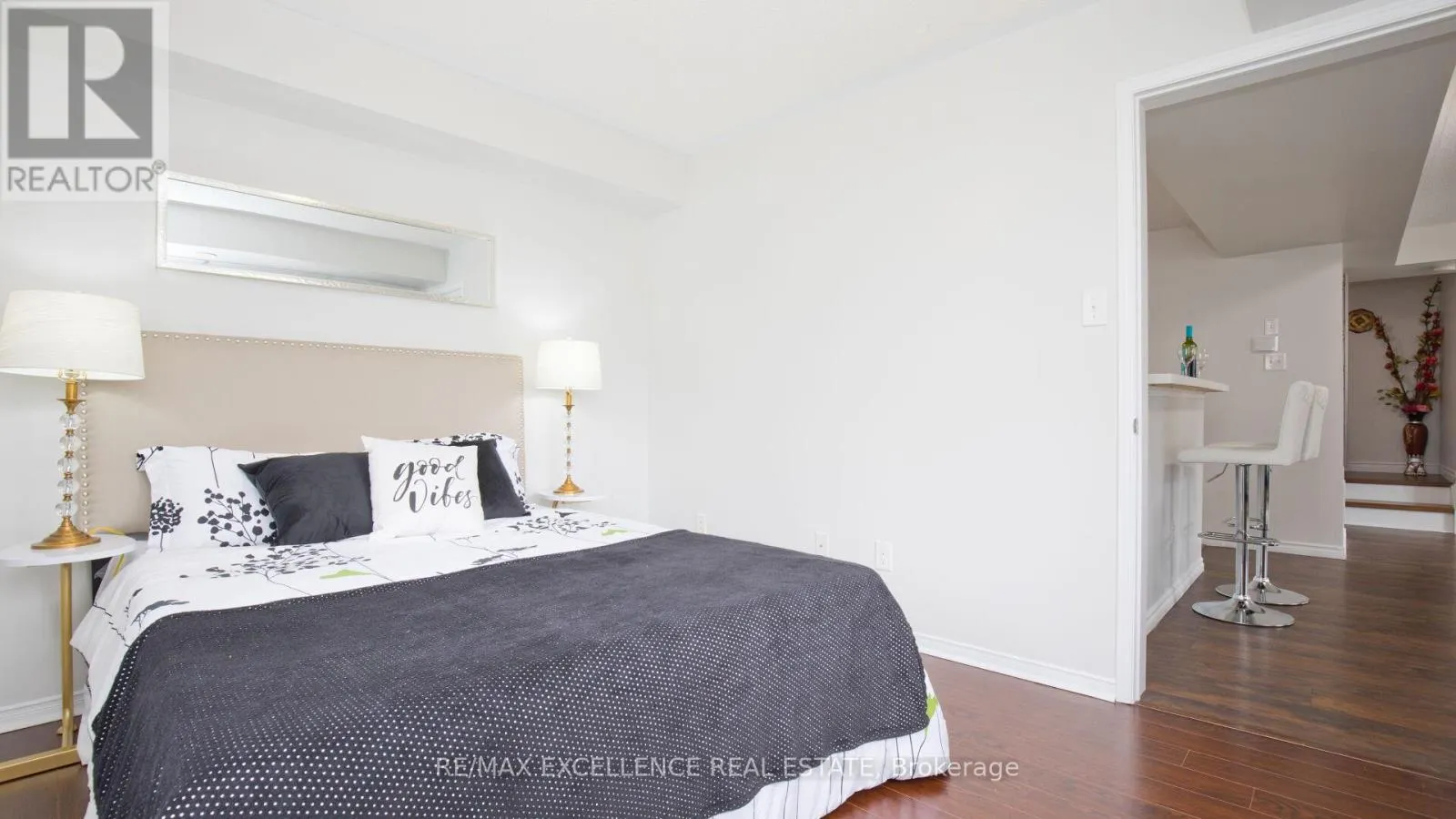 86 - 60 FAIRWOOD CIRCLE