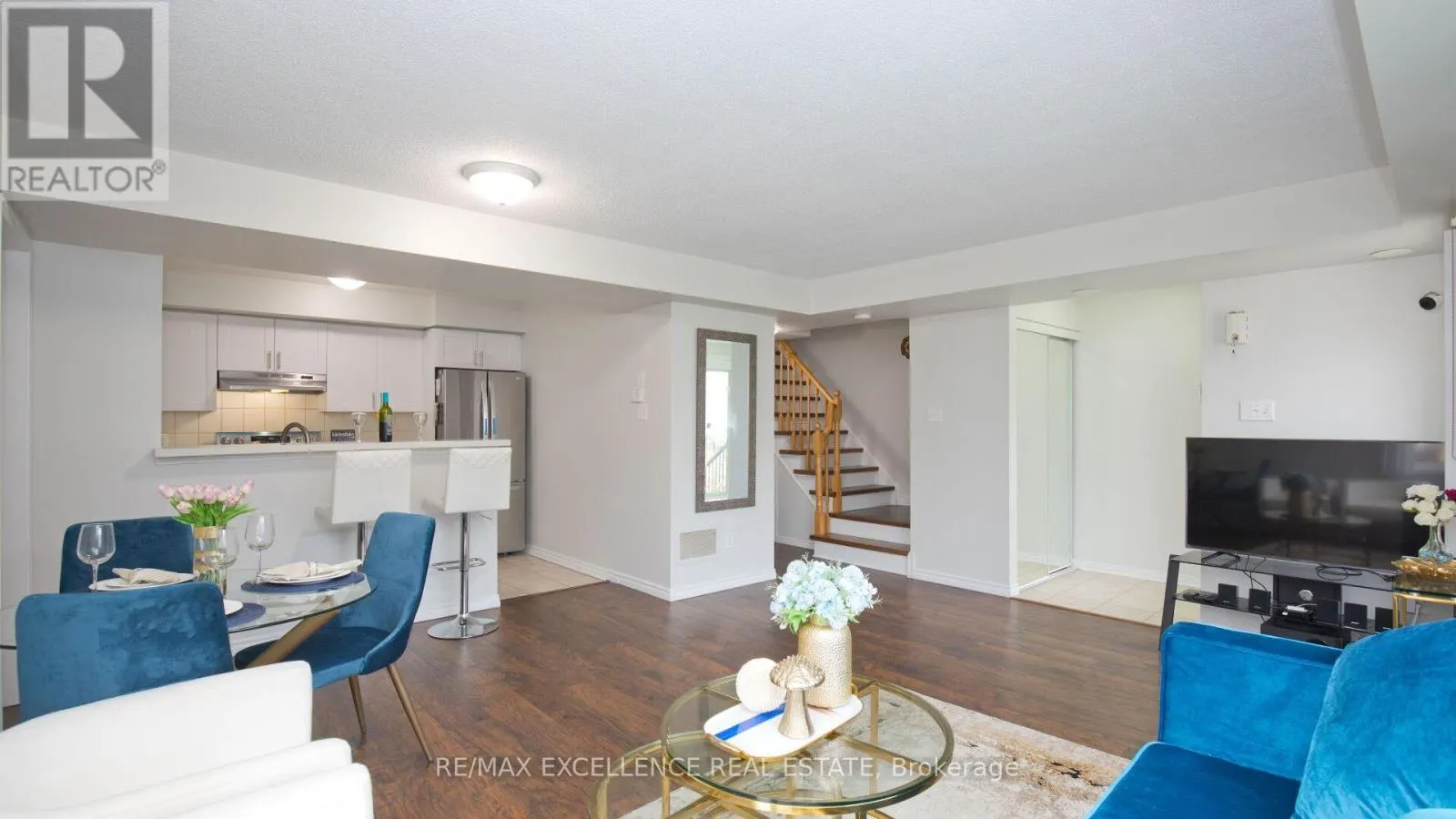 86 - 60 FAIRWOOD CIRCLE