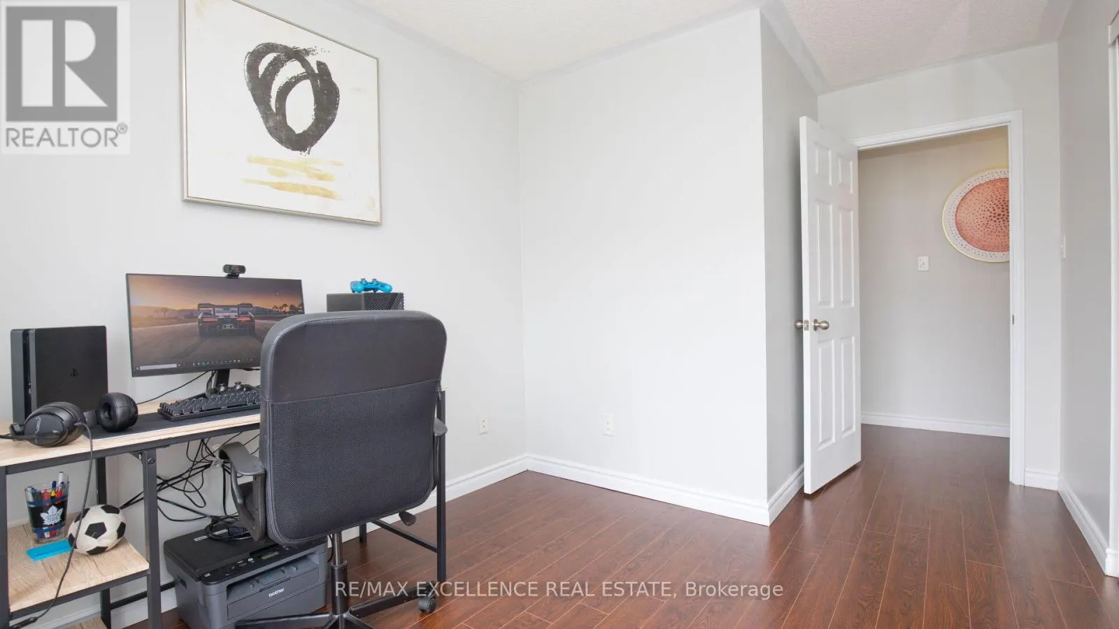 86 - 60 FAIRWOOD CIRCLE