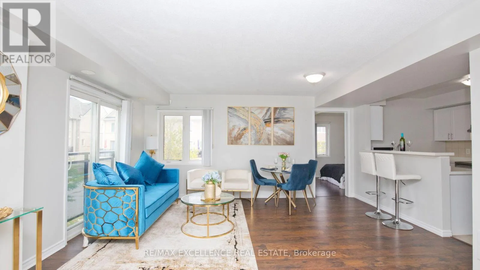 86 - 60 FAIRWOOD CIRCLE