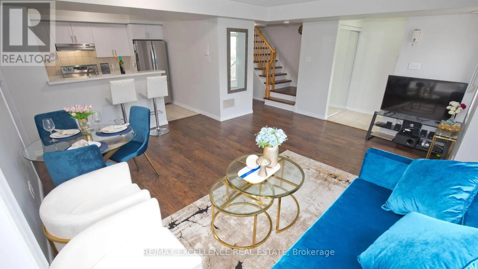 86 - 60 FAIRWOOD CIRCLE