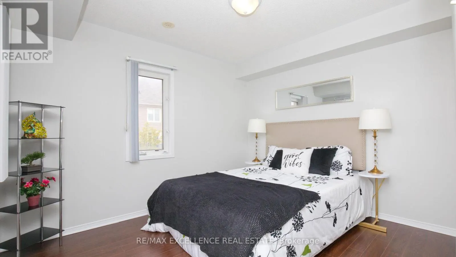 86 - 60 FAIRWOOD CIRCLE