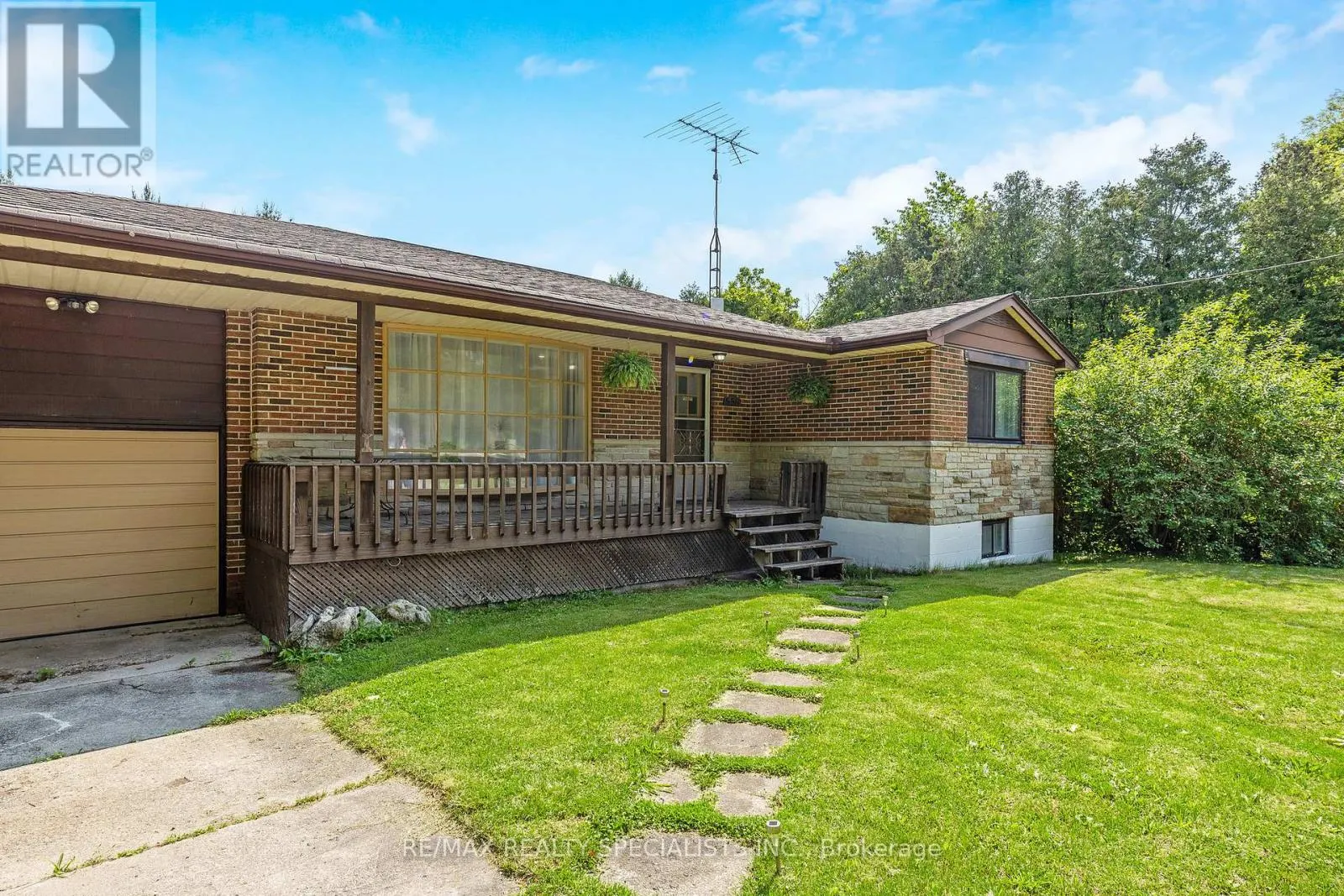 8511 GUELPH LINE