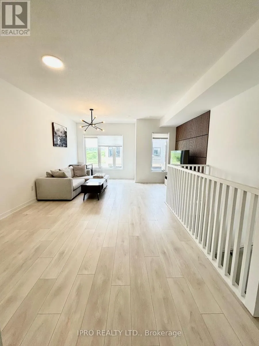 41 - 1095 COOKE BOULEVARD