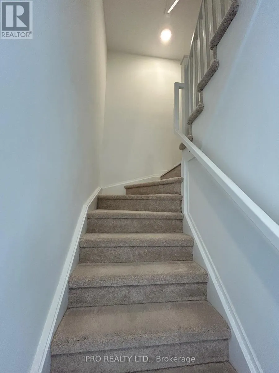 41 - 1095 COOKE BOULEVARD