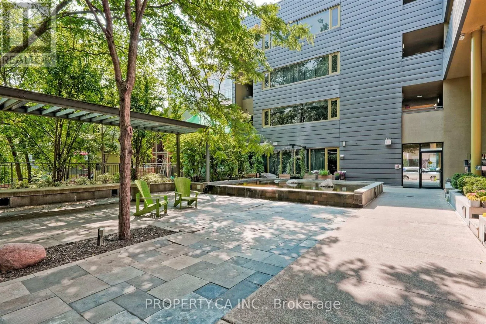 303 - 25 RITCHIE AVENUE