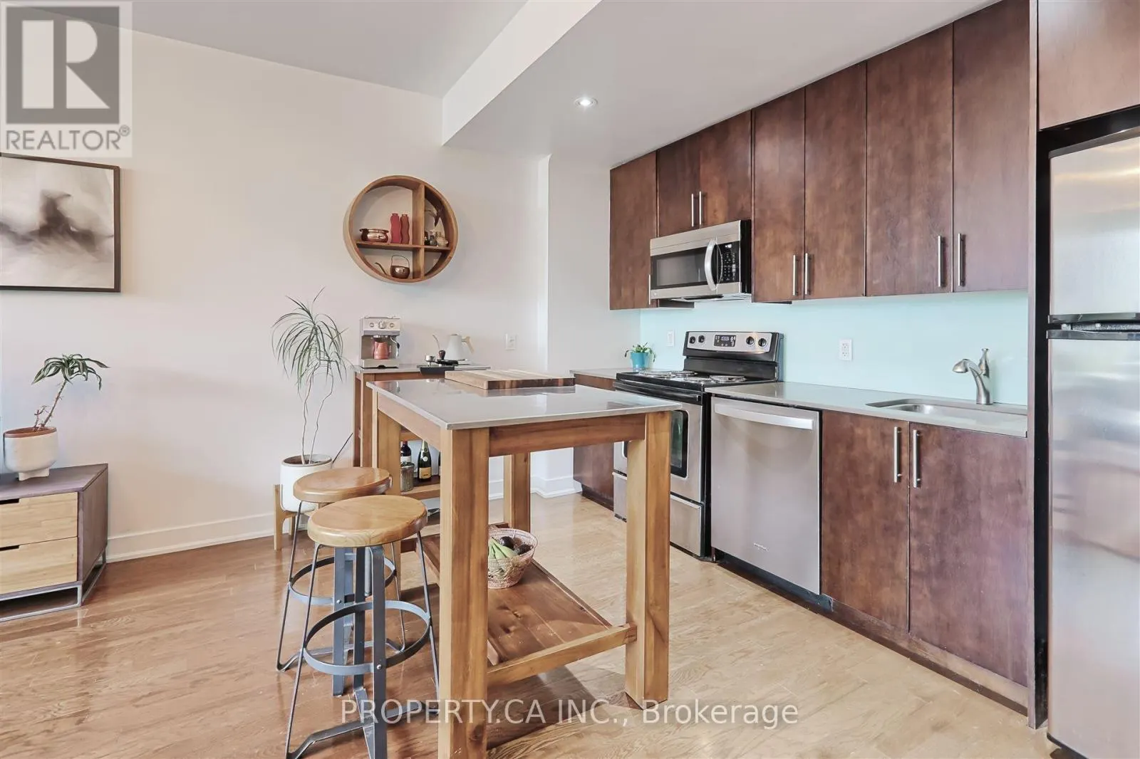 303 - 25 RITCHIE AVENUE